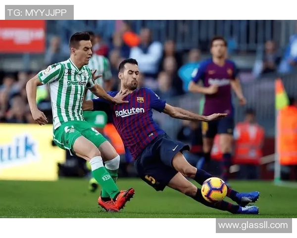 2018年欧冠经典对决巴萨与国米央视全程回顾与精彩瞬间解析